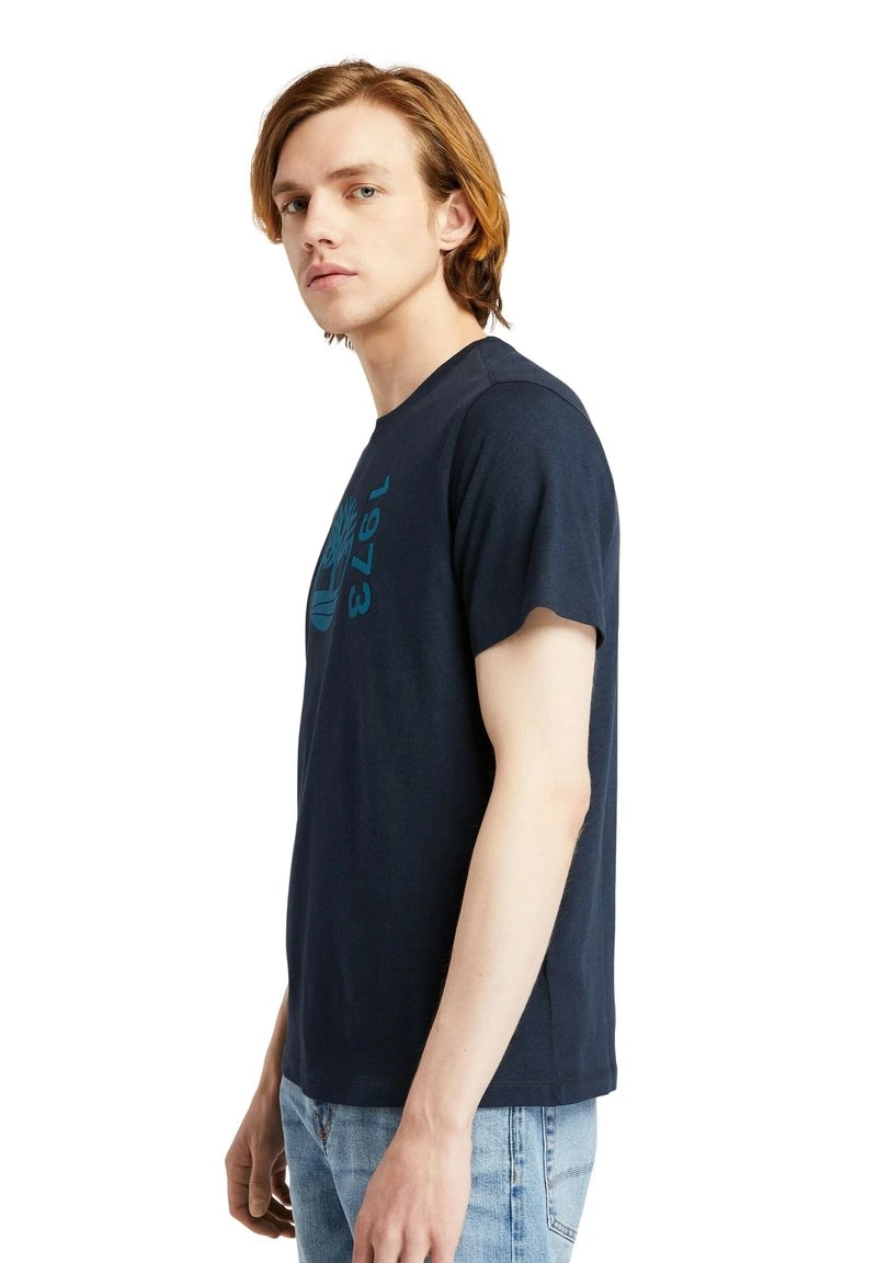 Timberland Uomo SS BRANDED - T-shirt Con Stampa - Dark Sapphire 4 Timberland Uomo SS BRANDED - T-shirt Con Stampa - Dark Sapphire - immagine 4