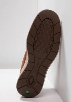 Timberland Uomo CROSS MARK PT CHUKKA - Sneakers Basse - Cognac 10 Timberland Uomo CROSS MARK PT CHUKKA - Sneakers Basse - Cognac -Discount Timberland in Italia e641c6aa1a3f48308f2d501dc63df70f